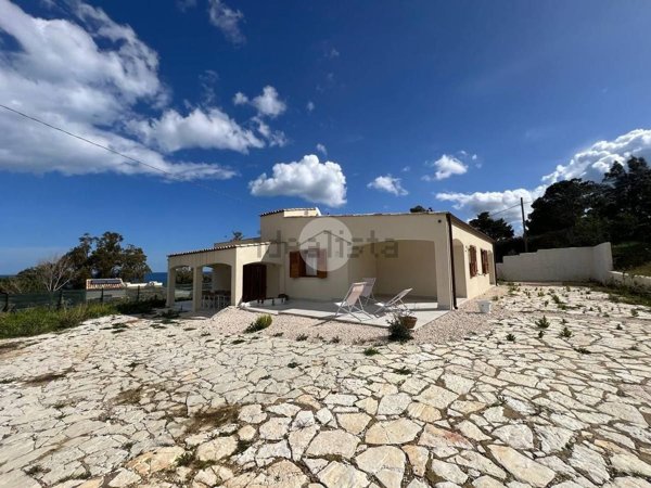 casa indipendente in vendita a Castellammare del Golfo in zona Scopello