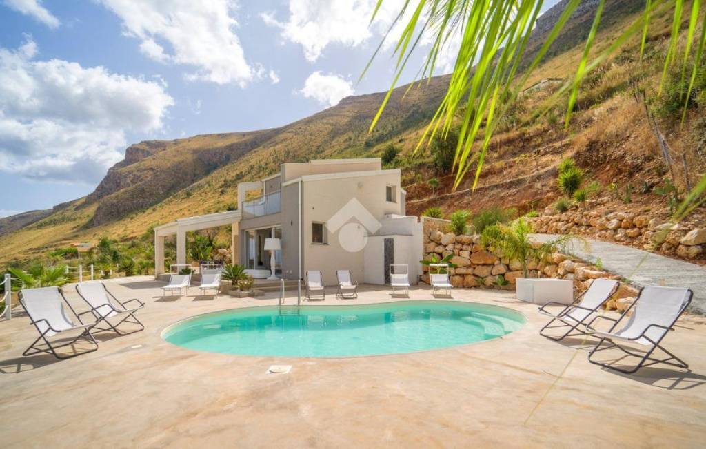 casa indipendente in vendita a Castellammare del Golfo in zona Scopello
