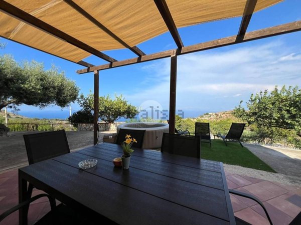 casa indipendente in vendita a Castellammare del Golfo in zona Scopello