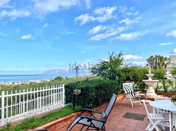 casa indipendente in vendita a Castellammare del Golfo