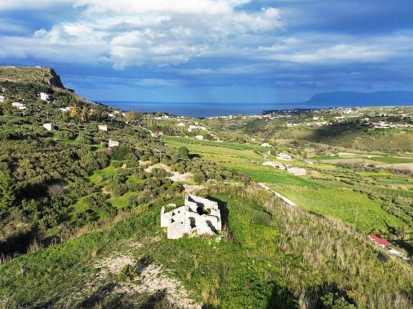 casa indipendente in vendita a Castellammare del Golfo in zona Scopello
