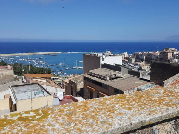 esavano in vendita a Castellammare del Golfo