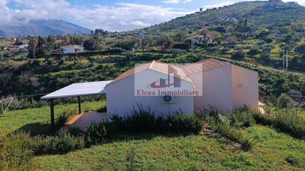 casa indipendente in vendita a Castellammare del Golfo in zona Scopello