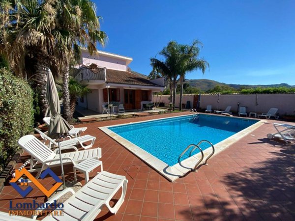 casa indipendente in vendita a Castellammare del Golfo in zona Scopello