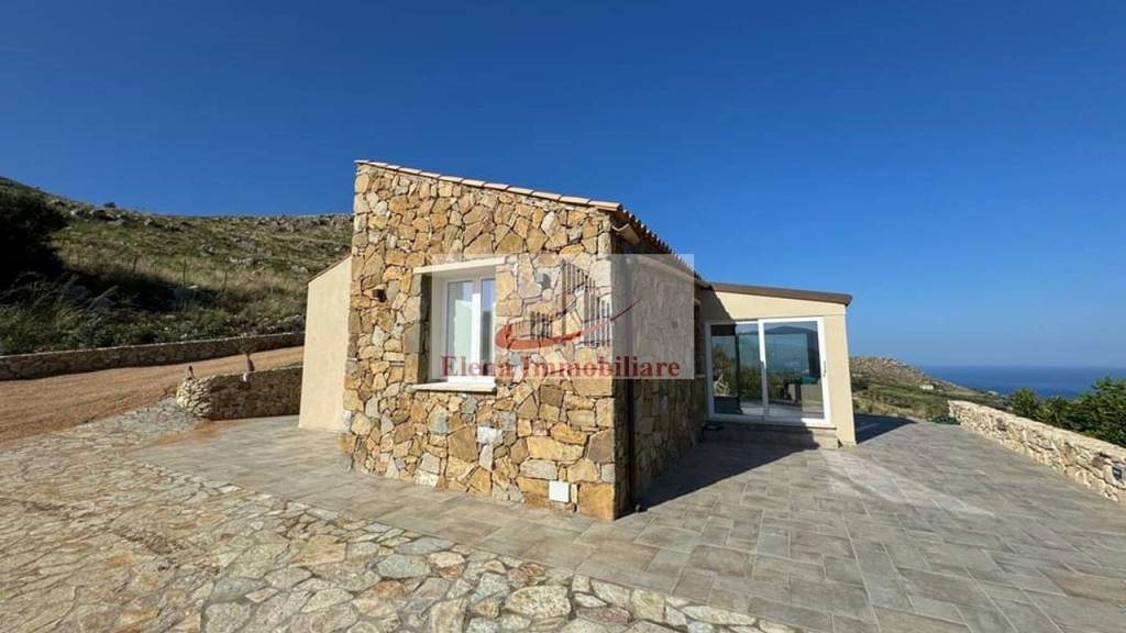 casa indipendente in vendita a Castellammare del Golfo in zona Scopello