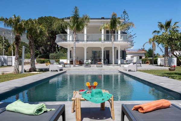 casa indipendente in vendita a Castellammare del Golfo