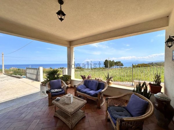 casa indipendente in vendita a Castellammare del Golfo in zona Scopello