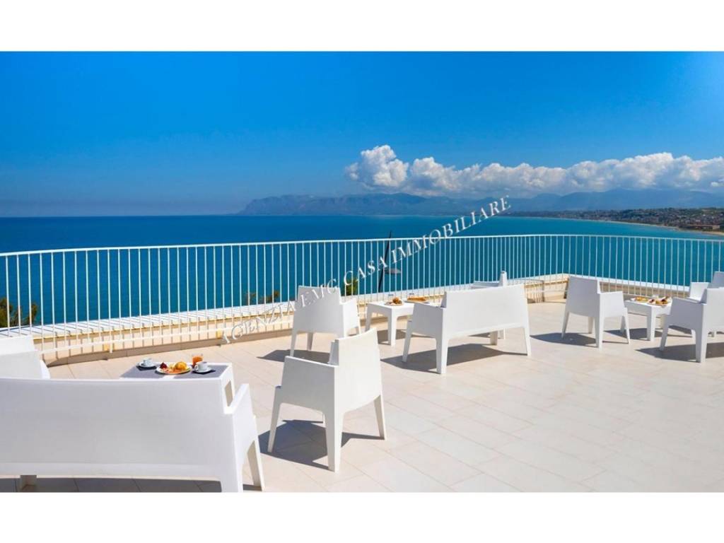 intera palazzina in vendita a Castellammare del Golfo