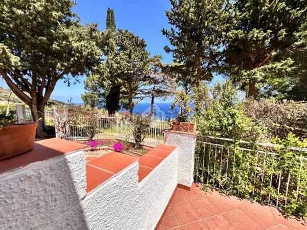 casa indipendente in vendita a Castellammare del Golfo in zona Scopello