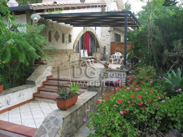 casa indipendente in vendita a Castellammare del Golfo in zona Scopello