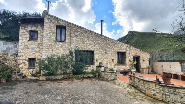 casa indipendente in vendita a Castellammare del Golfo in zona Scopello