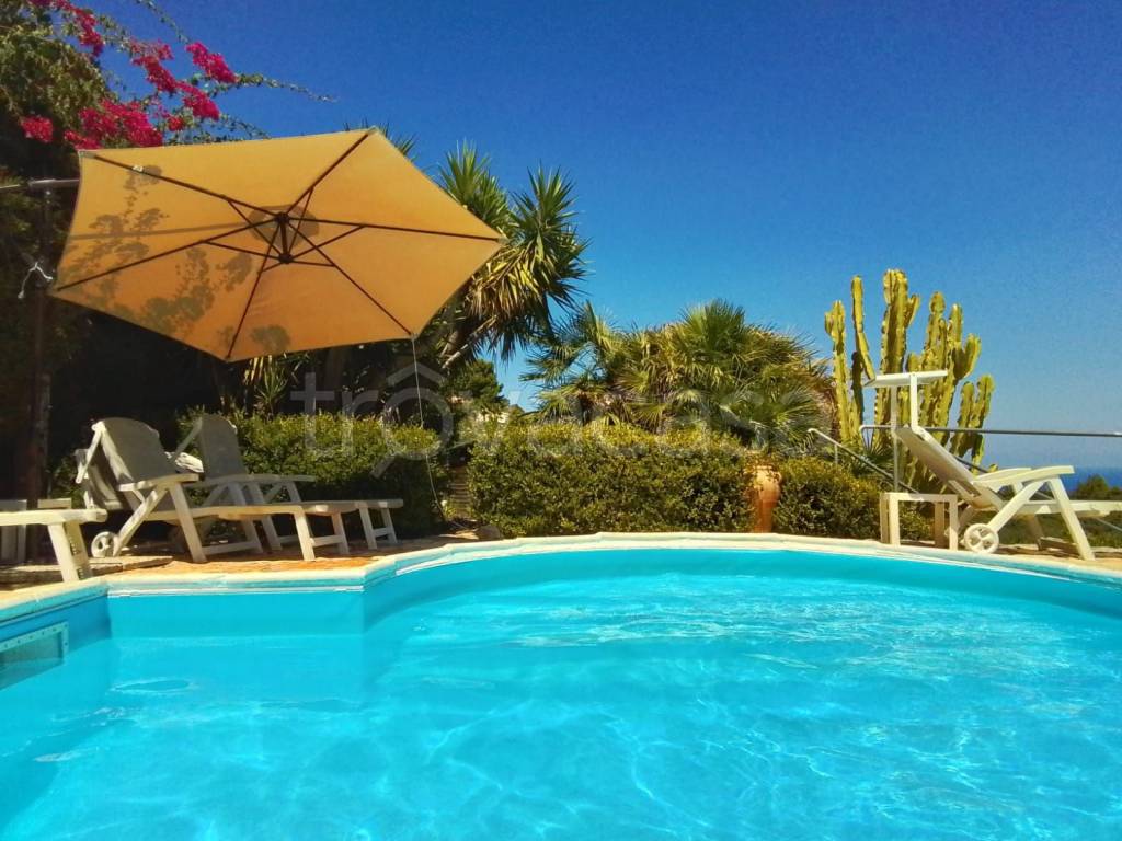 casa indipendente in vendita a Castellammare del Golfo in zona Scopello