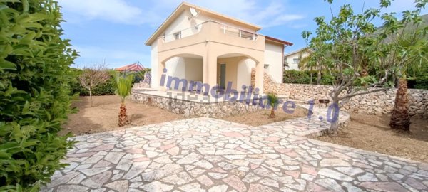 casa indipendente in vendita a Castellammare del Golfo