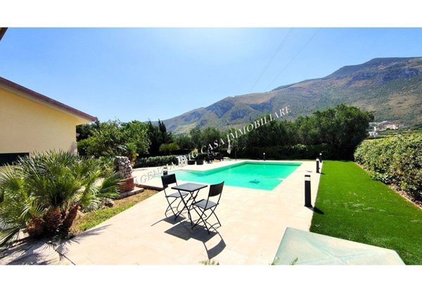 casa indipendente in vendita a Castellammare del Golfo in zona Scopello