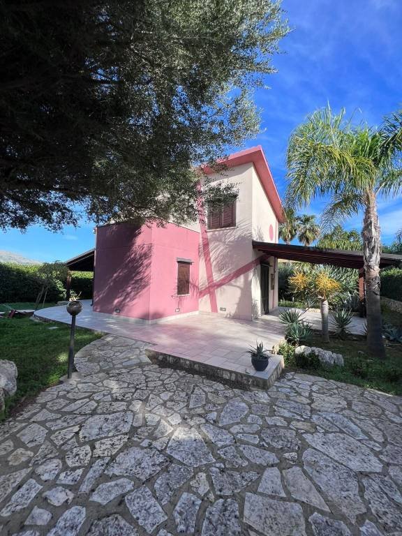 casa indipendente in vendita a Castellammare del Golfo in zona Scopello