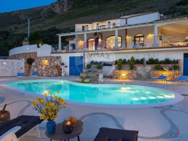 casa indipendente in vendita a Castellammare del Golfo in zona Scopello