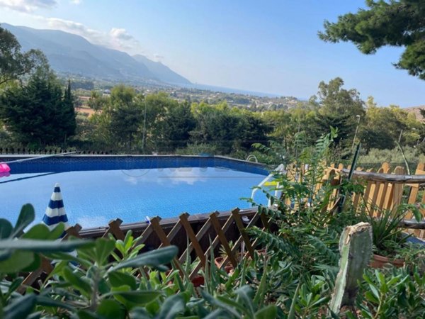 casa indipendente in vendita a Castellammare del Golfo in zona Scopello