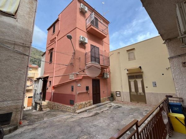 casa indipendente in vendita a Castellammare del Golfo