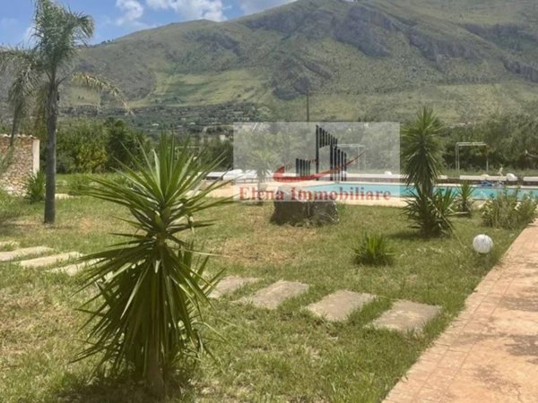 casa indipendente in vendita a Castellammare del Golfo