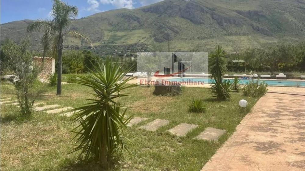 casa indipendente in vendita a Castellammare del Golfo
