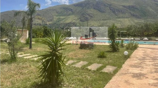 casa indipendente in vendita a Castellammare del Golfo