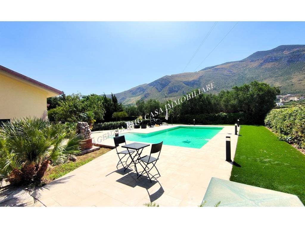 casa indipendente in vendita a Castellammare del Golfo in zona Scopello