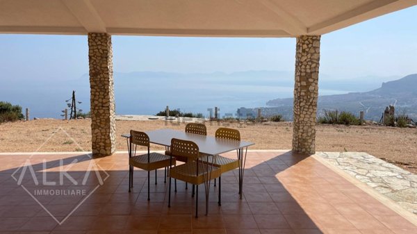 casa indipendente in vendita a Castellammare del Golfo in zona Scopello