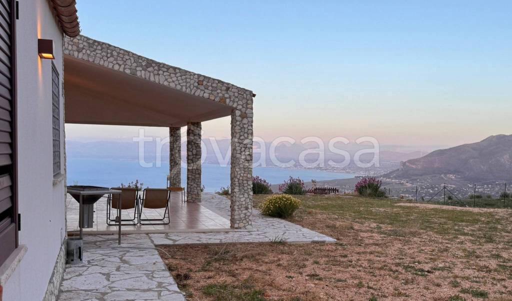 casa indipendente in vendita a Castellammare del Golfo in zona Scopello