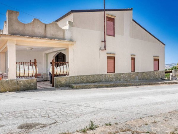 appartamento in vendita a Castellammare del Golfo in zona Scopello