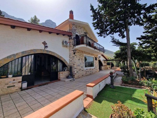 casa indipendente in vendita a Castellammare del Golfo