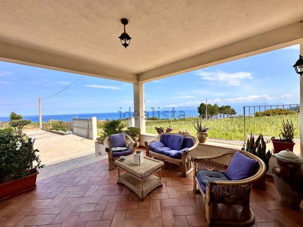casa indipendente in vendita a Castellammare del Golfo in zona Scopello