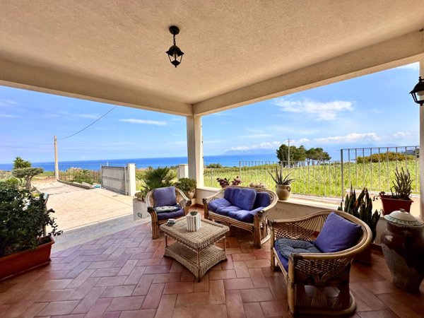 casa indipendente in vendita a Castellammare del Golfo in zona Scopello
