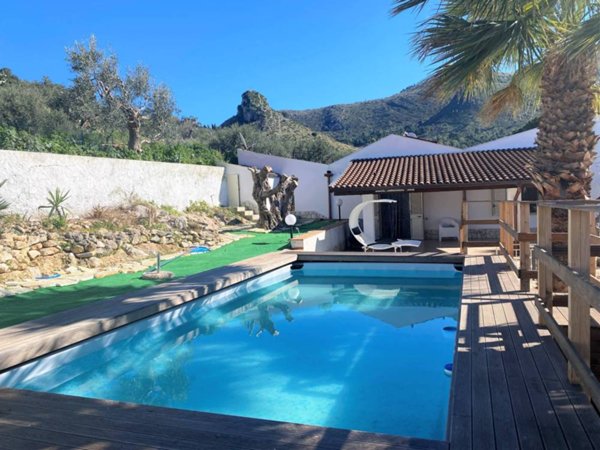 casa indipendente in vendita a Castellammare del Golfo