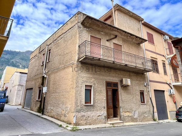 casa indipendente in vendita a Castellammare del Golfo