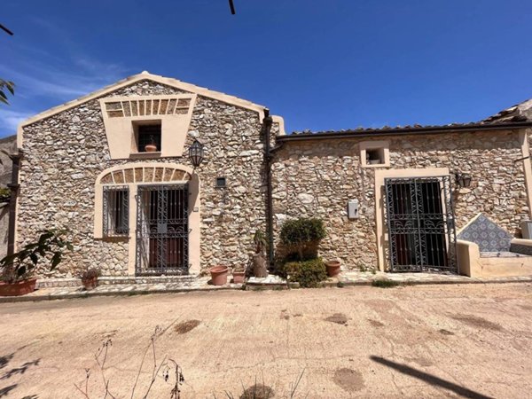 casa indipendente in vendita a Castellammare del Golfo