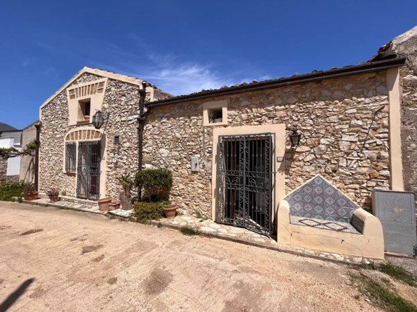 casa indipendente in vendita a Castellammare del Golfo