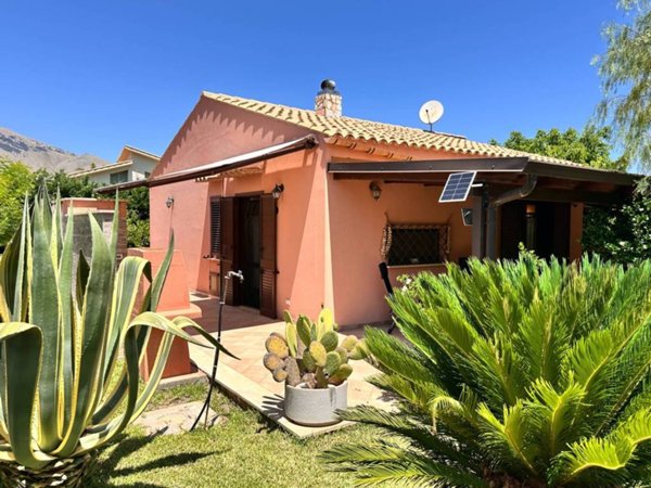 casa indipendente in vendita a Castellammare del Golfo in zona Scopello