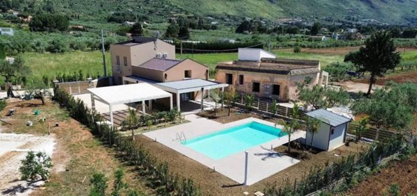 casa indipendente in vendita a Castellammare del Golfo