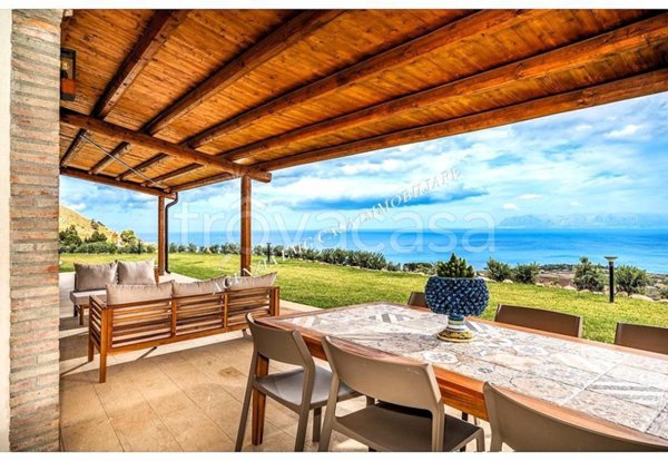 casa indipendente in vendita a Castellammare del Golfo in zona Scopello