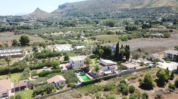 casa indipendente in vendita a Castellammare del Golfo