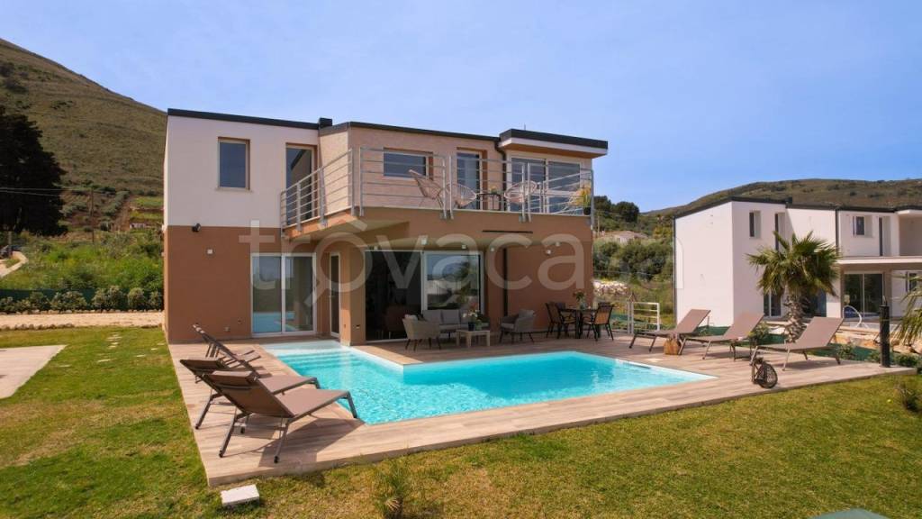casa indipendente in vendita a Castellammare del Golfo