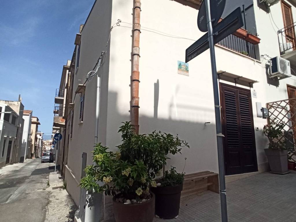 intera palazzina in vendita a Castellammare del Golfo