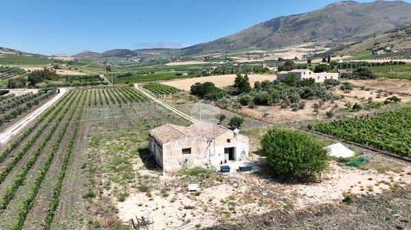 casa indipendente in vendita a Castellammare del Golfo