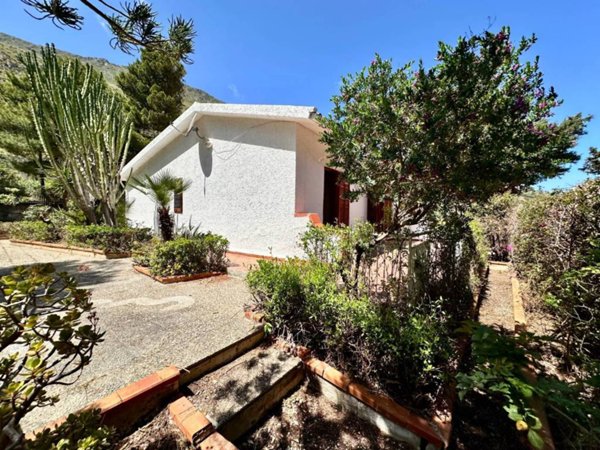 casa indipendente in vendita a Castellammare del Golfo in zona Scopello