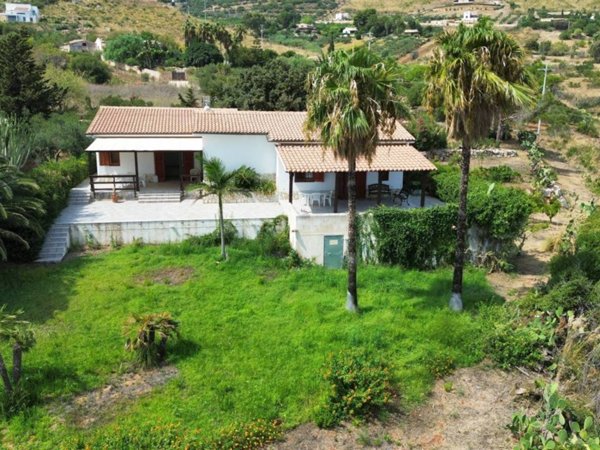 casa indipendente in vendita a Castellammare del Golfo in zona Scopello