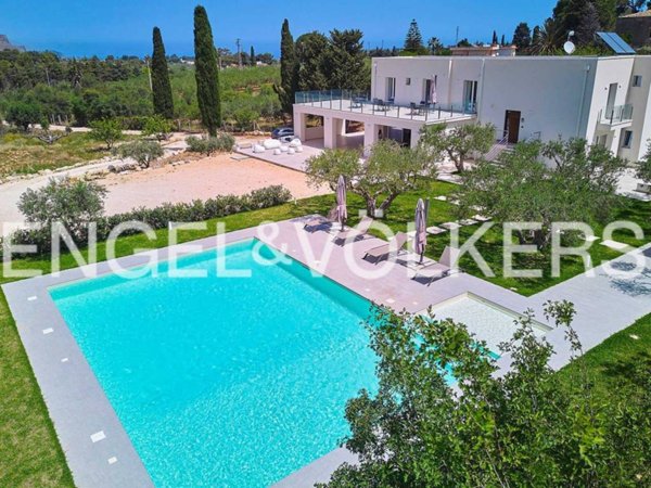 casa indipendente in vendita a Castellammare del Golfo