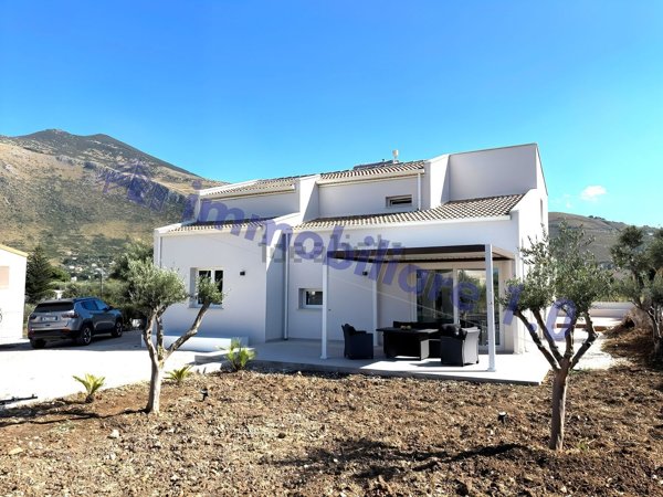 casa indipendente in vendita a Castellammare del Golfo