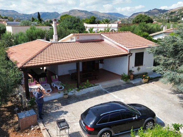 casa indipendente in vendita a Castellammare del Golfo