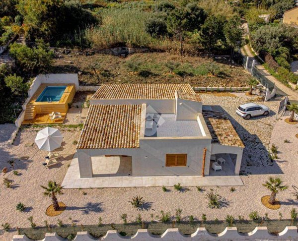 casa indipendente in vendita a Castellammare del Golfo in zona Scopello