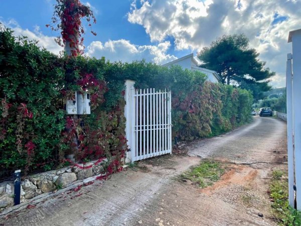casa indipendente in vendita a Castellammare del Golfo in zona Scopello